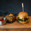 Lyoni burger friikatega